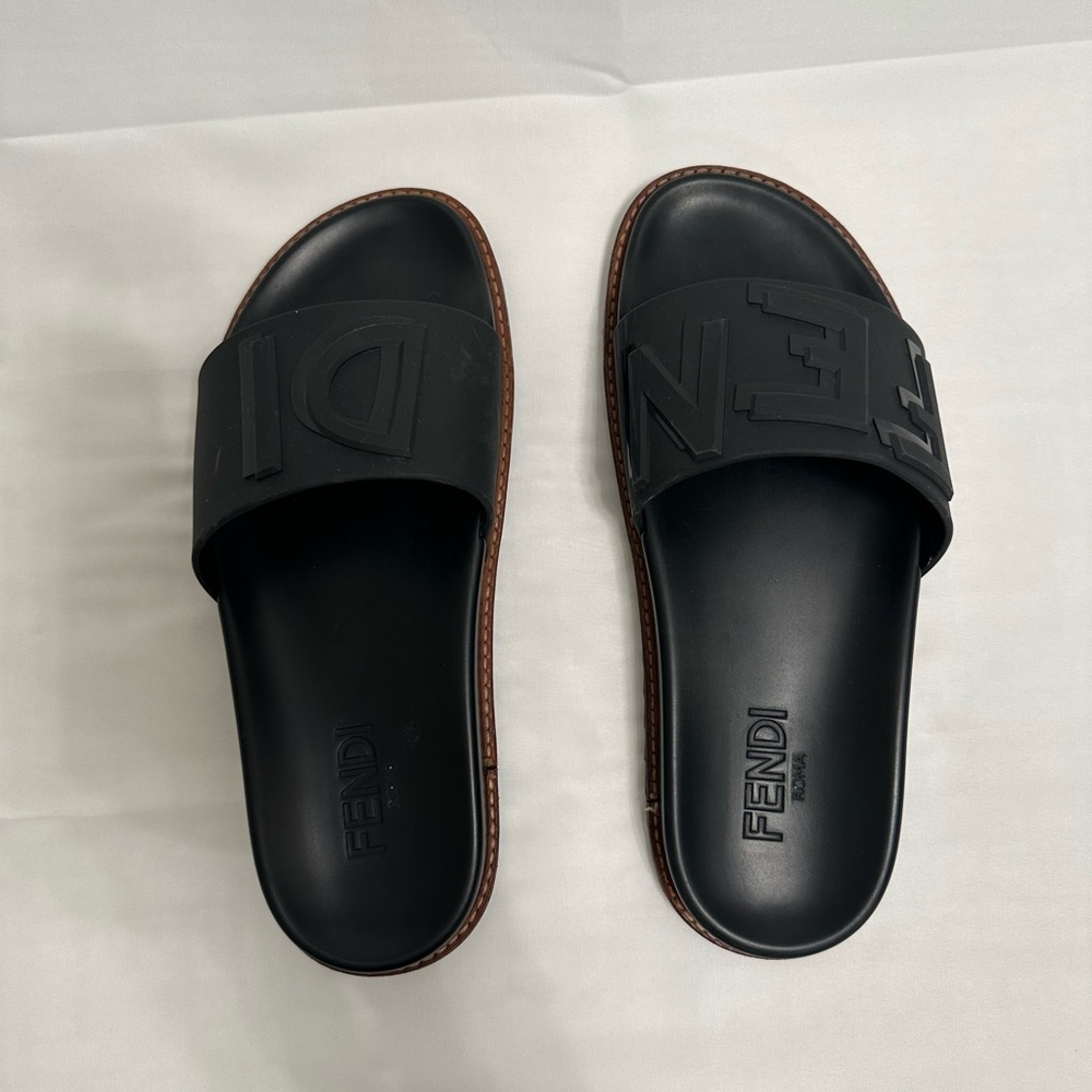 Men Fendi Slides size 9